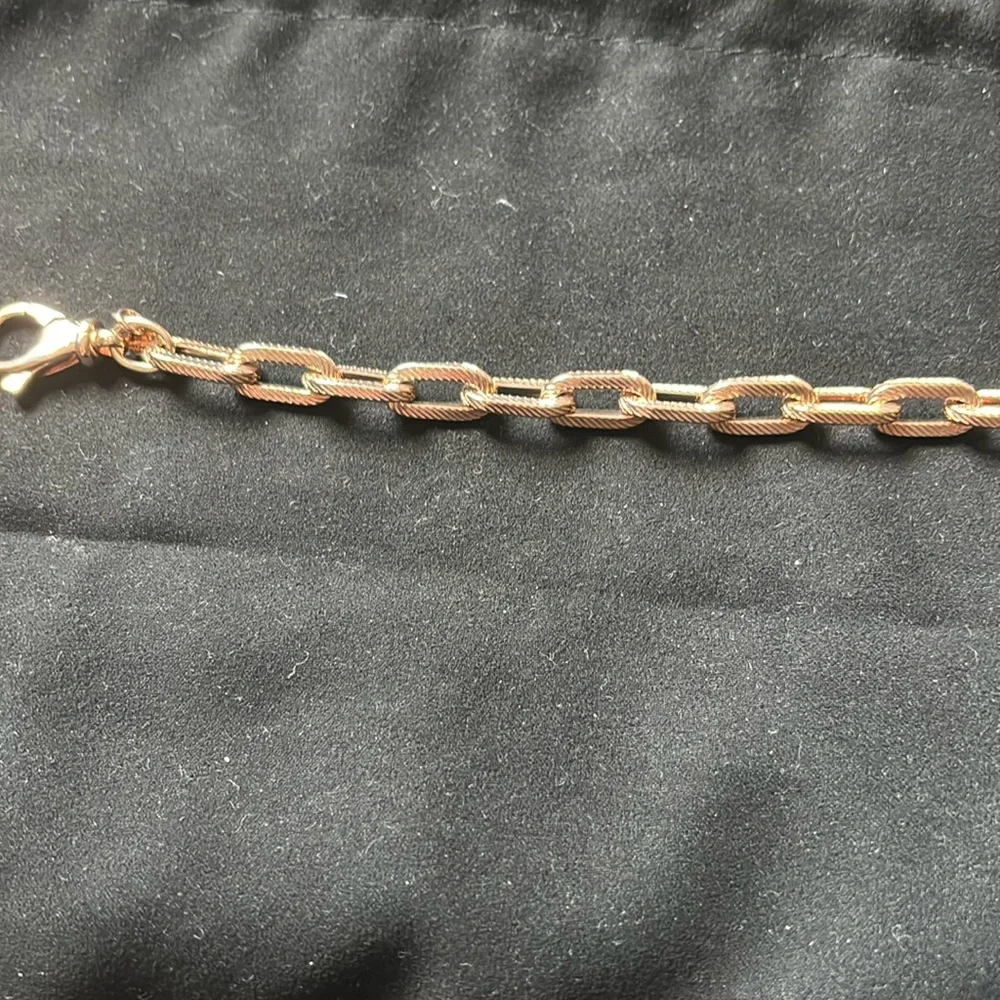 Lisa Robertson Rose gold small bracelet! - Picture 2 of 5